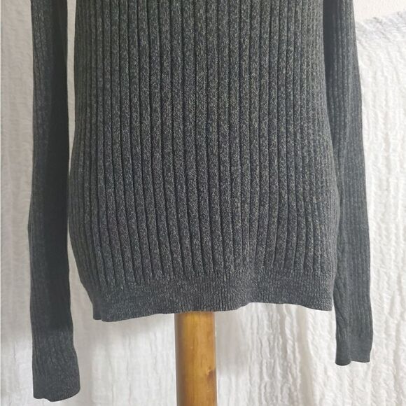 GAP Gray Sweater Top Size Small - Picture 7 of 12
